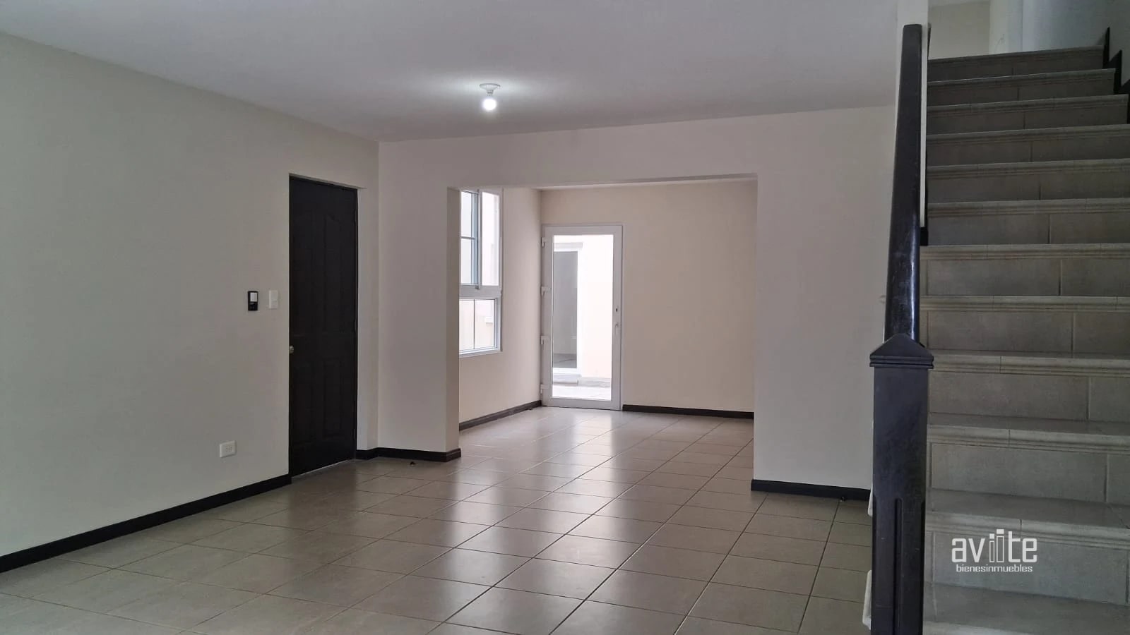 Condado Naranjo, casa Solana de construcción reciente en venta — Casa en Venta en Condado Naranjo, Zona 4 Mixco, Guatemala, Ciudad — foto 1 de 17