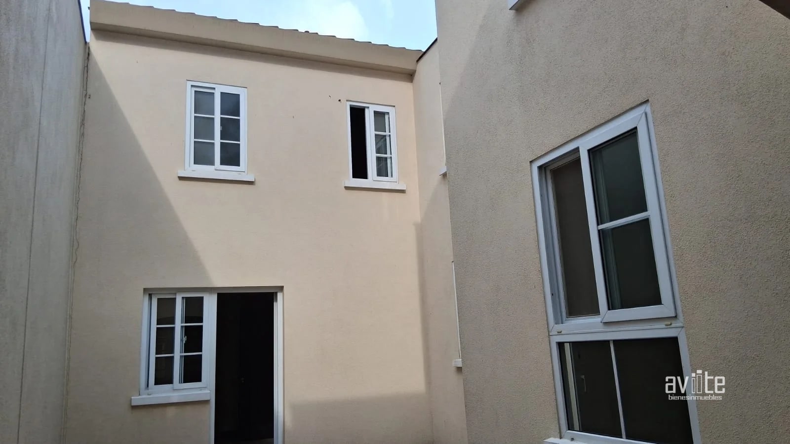Condado Naranjo, casa Solana de construcción reciente en venta — Casa en Venta en Condado Naranjo, Zona 4 Mixco, Guatemala, Ciudad — foto 3 de 17
