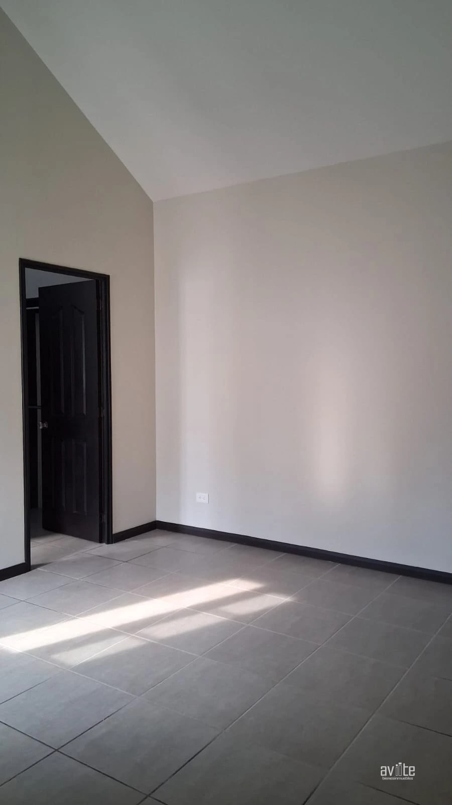 Condado Naranjo, casa Solana de construcción reciente en venta — Casa en Venta en Condado Naranjo, Zona 4 Mixco, Guatemala, Ciudad — foto 12 de 17