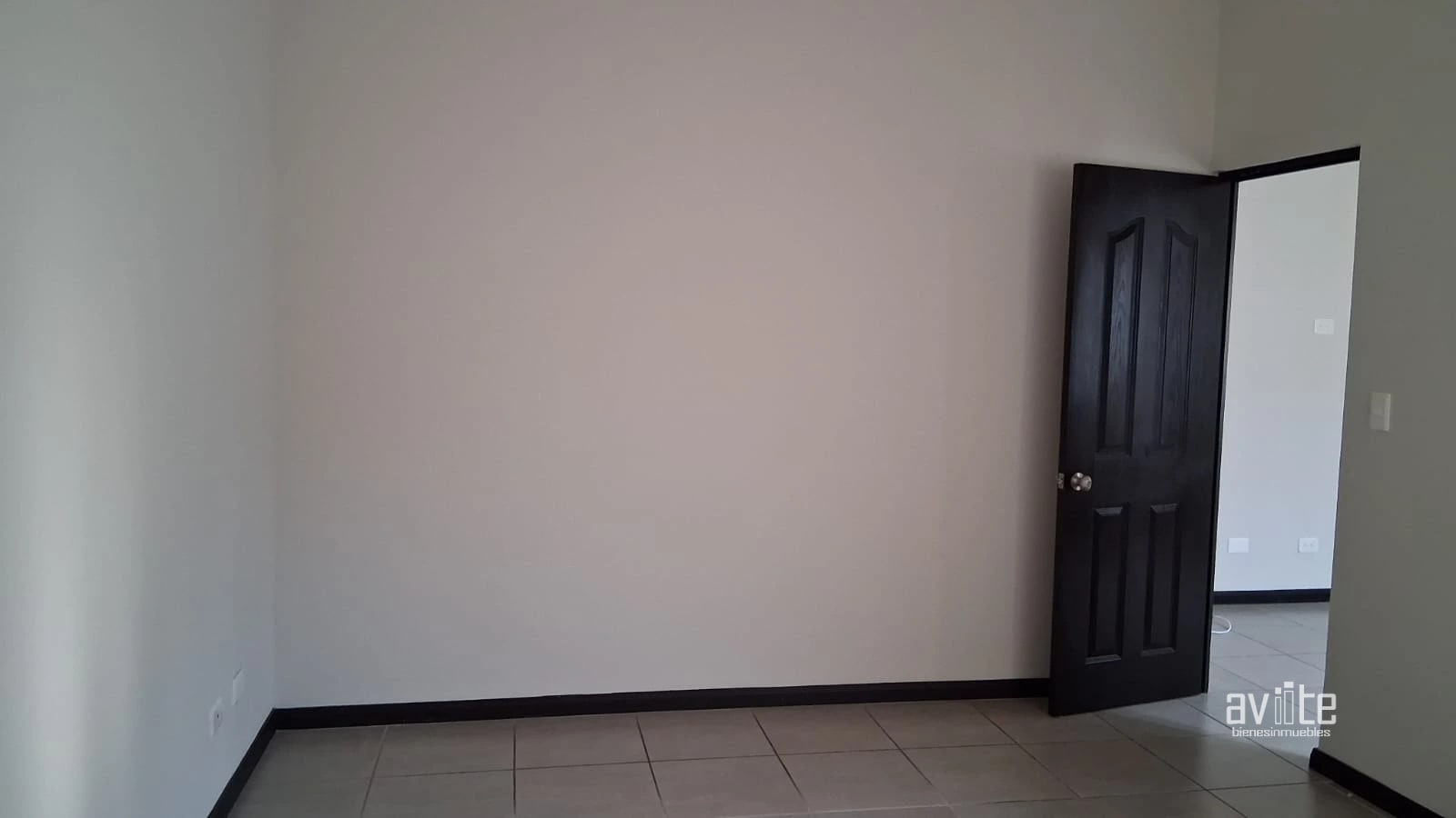 Condado Naranjo, casa Solana de construcción reciente en venta — Casa en Venta en Condado Naranjo, Zona 4 Mixco, Guatemala, Ciudad — foto 15 de 17