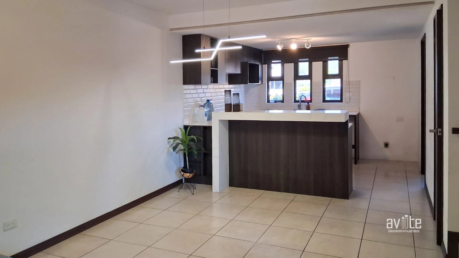 Condado Naranjo. Segovia. casa de 3 niveles con 3 habitaciones en alquiler Q9,000 — Casa en Alquiler en Condado Naranjo, Zona 4 Mixco, Guatemala, Ciudad — foto 4 de 6