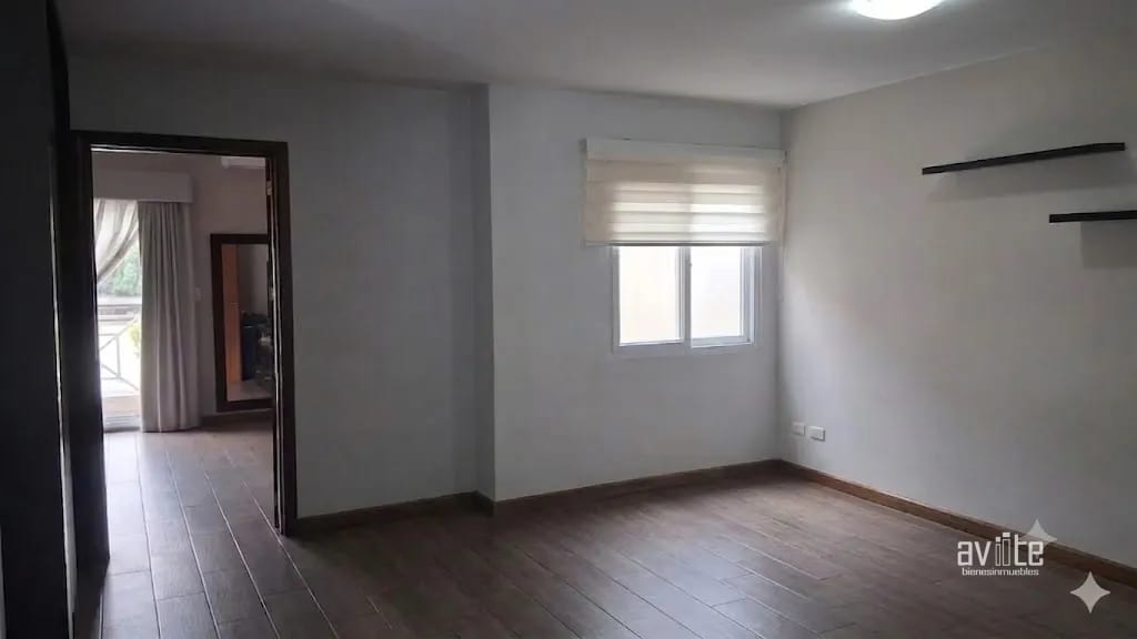 Bosques de La Fontana, zona 4 de Mixco. Venta de hermosa casa — Casa en Venta en Zona 4 Mixco, Guatemala, Ciudad — foto 13 de 16
