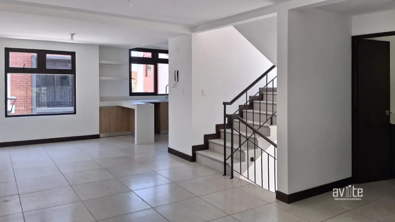 Condado Naranjo, casa para estrenar Q10,500.00 — Casa en Alquiler en Condado Naranjo, Zona 4 Mixco, Guatemala, Ciudad — foto 2 de 11