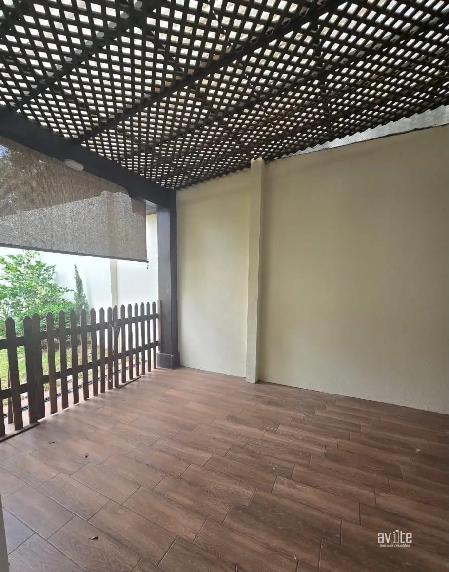 Casa con jardín grande, de Alameda Norte en Condado Naranjo — Casa en Alquiler en Condado Naranjo, Zona 4 Mixco, Guatemala, Ciudad — foto 7 de 9