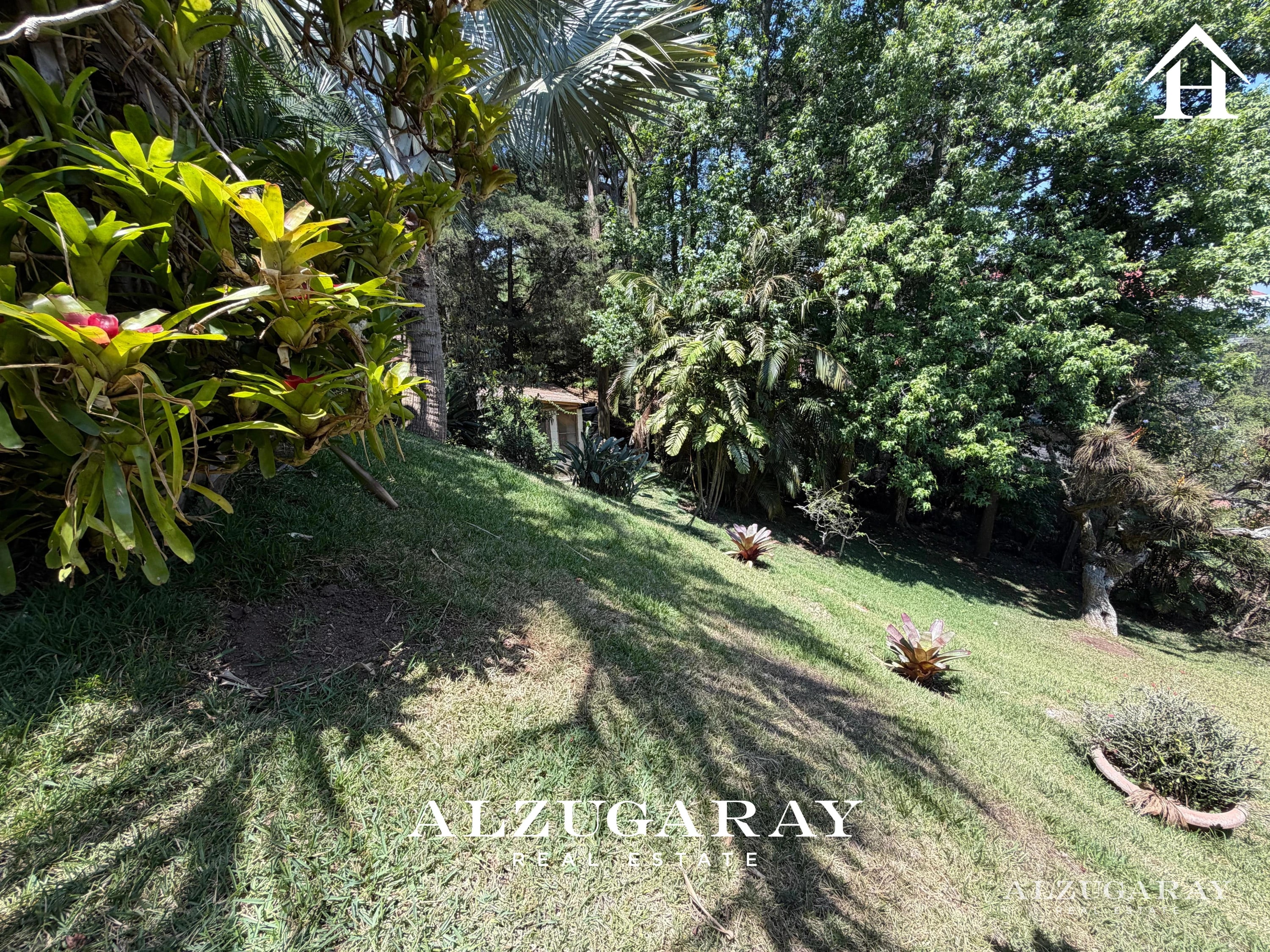 CASA CON JARDIN AMPLIO- 4 HAB./ COL. SAN RAFAEL 1 — Casa en Venta en San Rafael, Carretera a El Salvador, Guatemala, Ciudad — foto 7 de 12