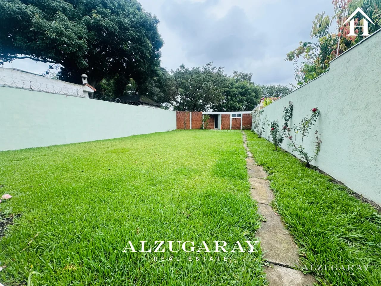 CASA CON AMPLIO JARDIN -5 HAB. / CONDOMINIO Z. 15 — Casa en Venta en Zona 15, Guatemala, Ciudad — foto 14 de 14