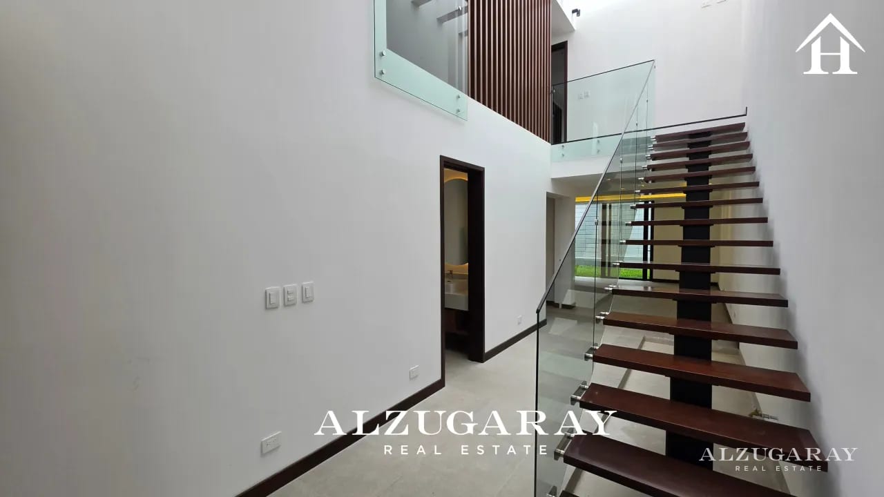 CASA MODERNA P/ ESTRENAR -3 HAB. / CONDOMINIO Z.10 — Casa en Alquiler en Zona 10, Guatemala, Ciudad — foto 5 de 10