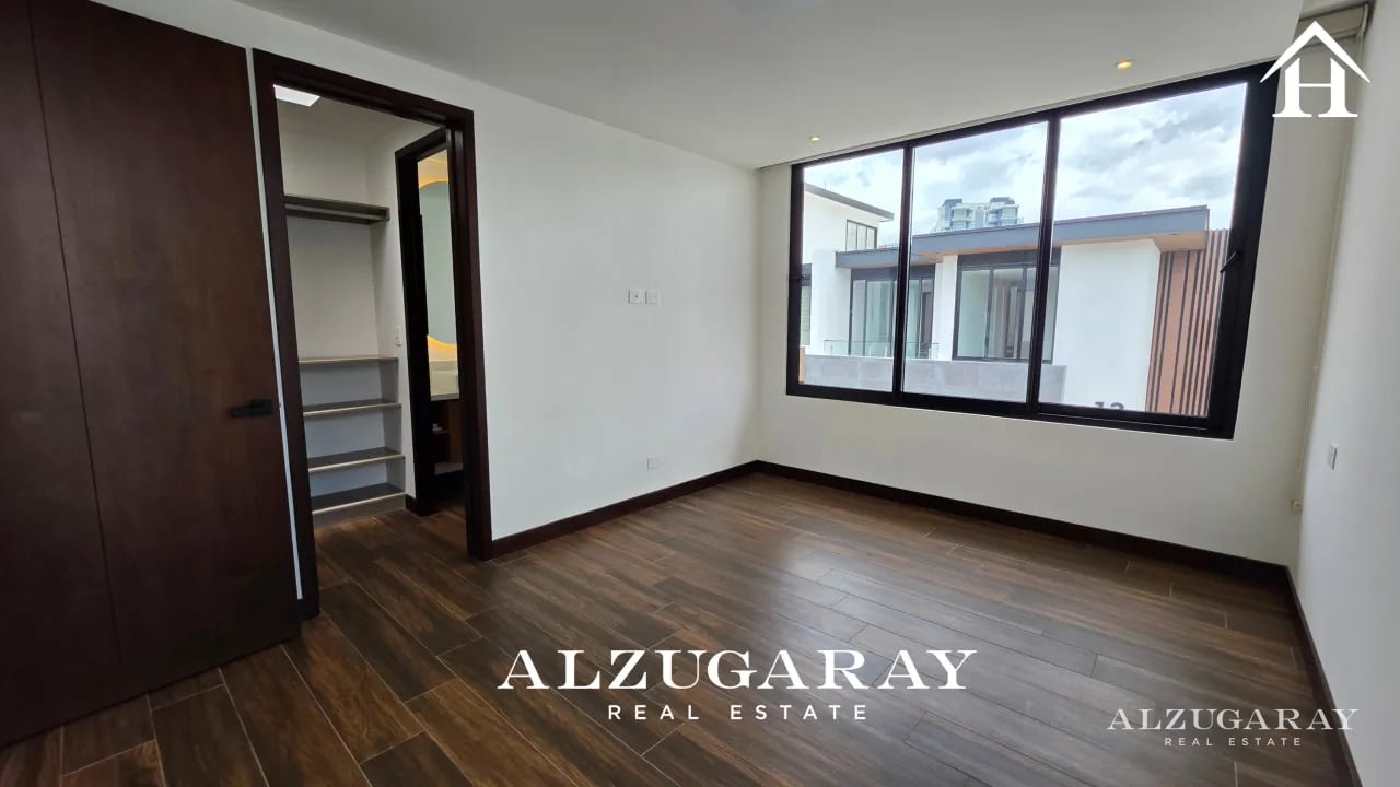 CASA MODERNA P/ ESTRENAR -3 HAB. / CONDOMINIO Z.10 — Casa en Alquiler en Zona 10, Guatemala, Ciudad — foto 8 de 10