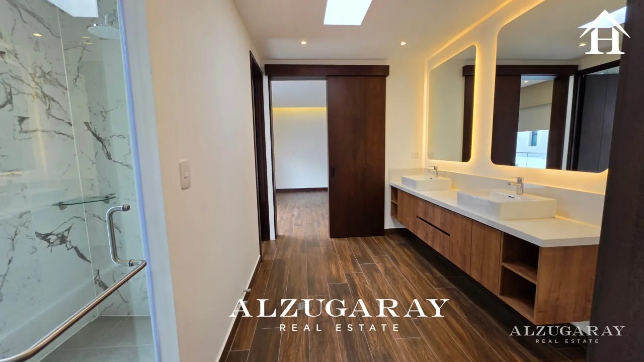 CASA MODERNA P/ ESTRENAR -3 HAB. / CONDOMINIO Z.10 — Casa en Alquiler en Zona 10, Guatemala, Ciudad — foto 10 de 10
