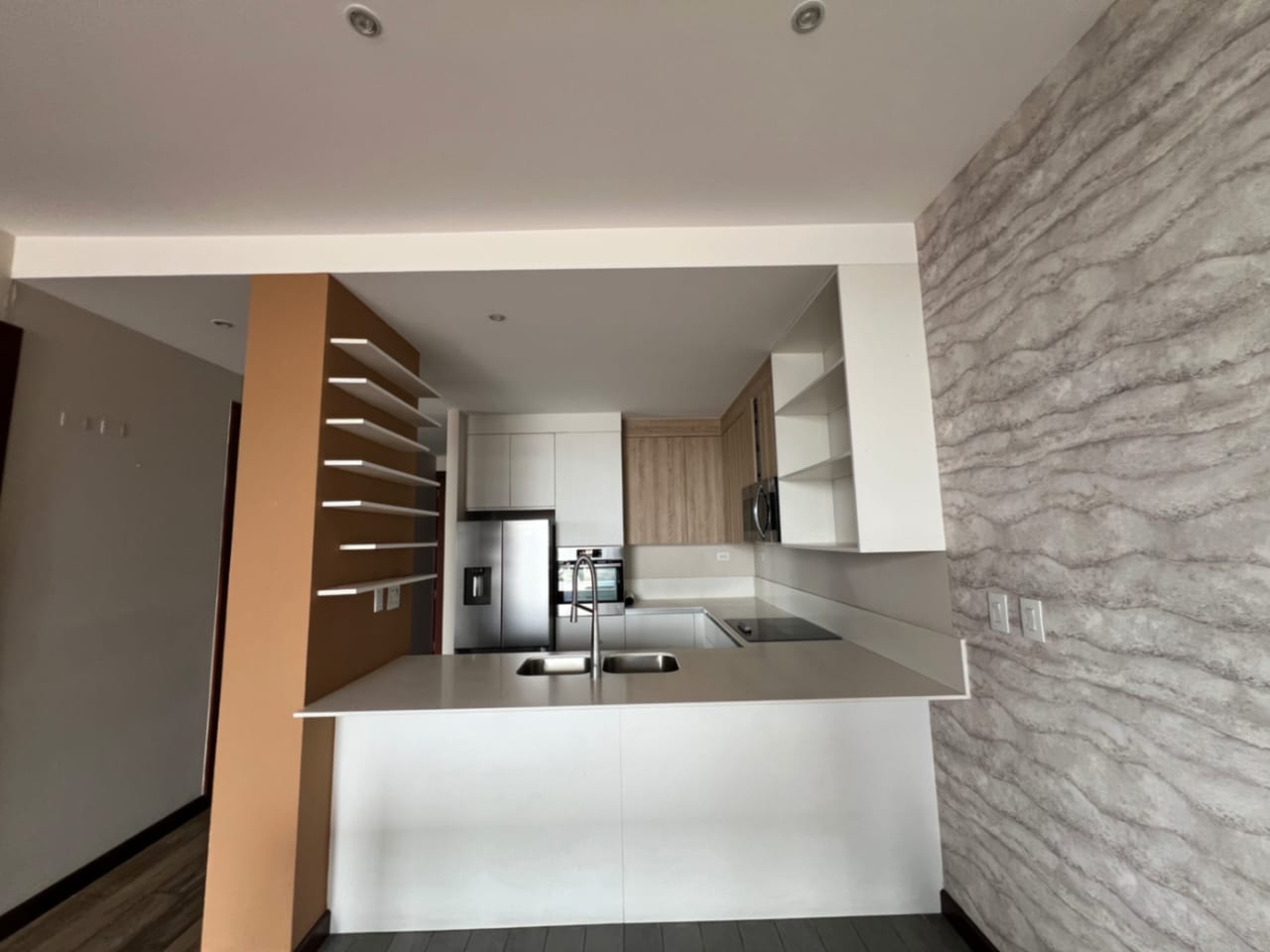 Apartamento Renta Zona 15 Vista Hermosa 2, Edificio Vhista , 2 Dormitorios , 2,5 Baños, 135 MTS2 $1,500 Linda Vista (no Se Aceptan Mascotas) — Apartamento en Alquiler en Vista Hermosa II, Zona 15, Guatemala, Ciudad — foto 3 de 10