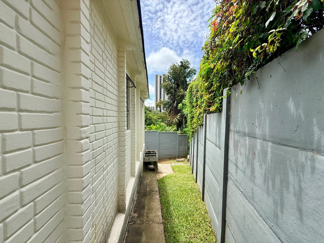 Vendo casa dentro de garita en zona 10 — Casa en Venta en Zona 10, Guatemala, Ciudad — foto 5 de 12