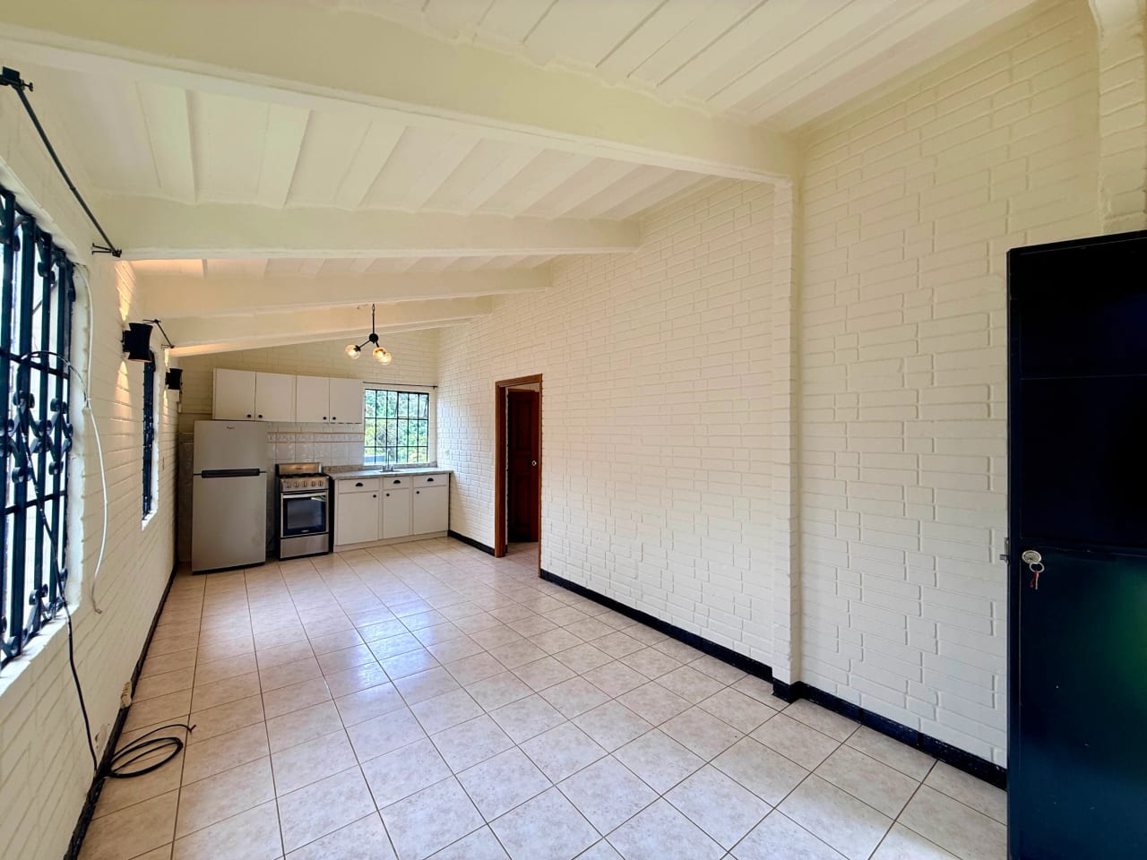 Vendo casa dentro de garita en zona 10 — Casa en Venta en Zona 10, Guatemala, Ciudad — foto 9 de 12