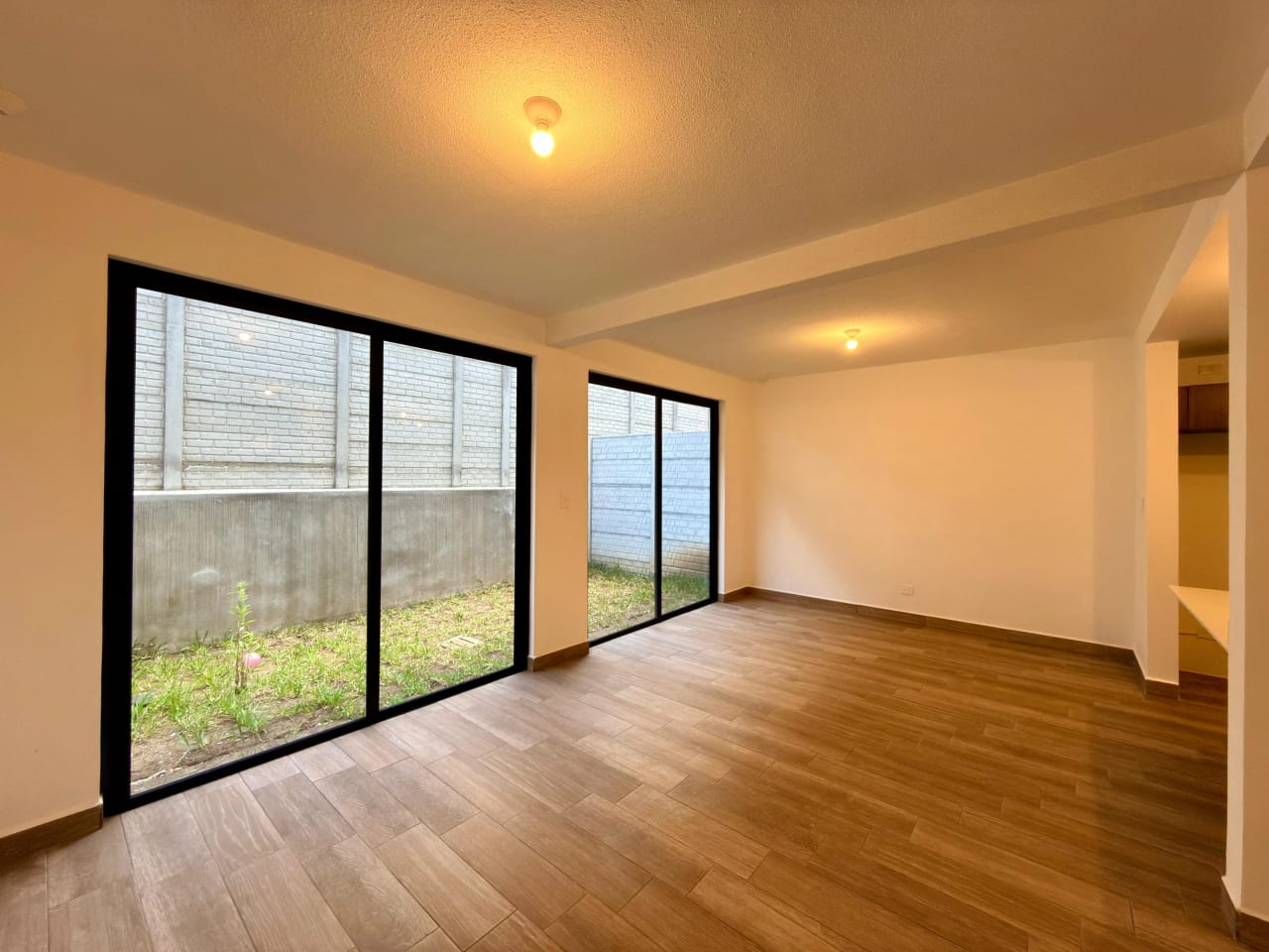 Vendo casa en condominio Laureles zona 16 — Casa en Venta en Zona 16, Guatemala, Ciudad — foto 4 de 17