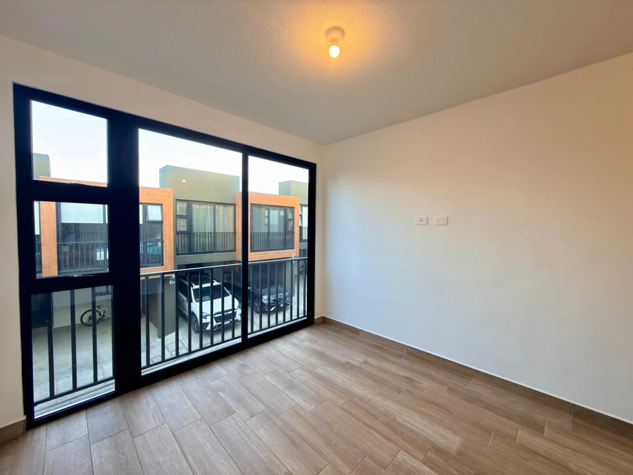 Vendo casa en condominio Laureles zona 16 — Casa en Venta en Zona 16, Guatemala, Ciudad — foto 14 de 17