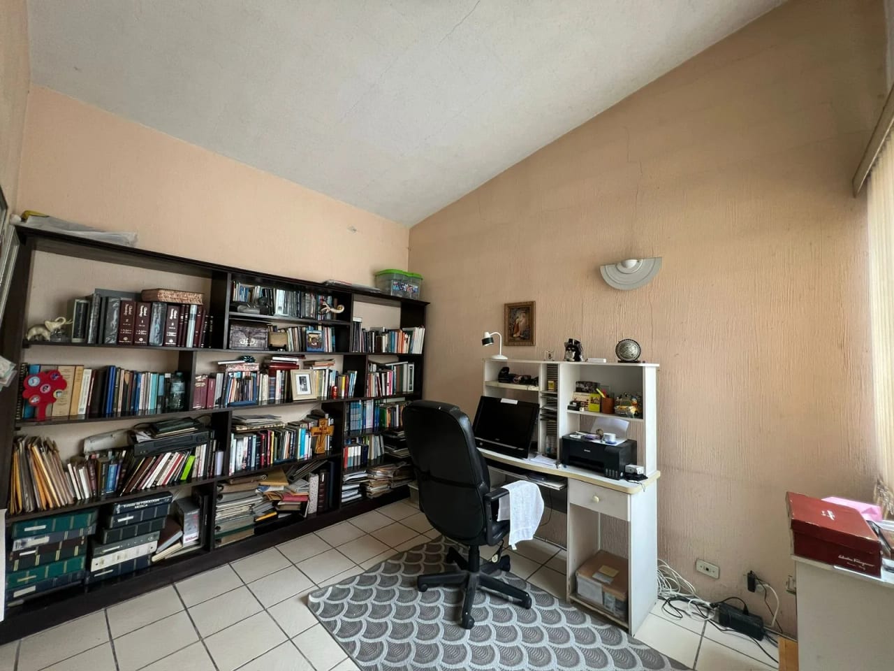 Vendo casa dentro de garita en Santa Rita 2 — Casa en Venta en Zona 2 Mixco, Guatemala, Ciudad — foto 11 de 17