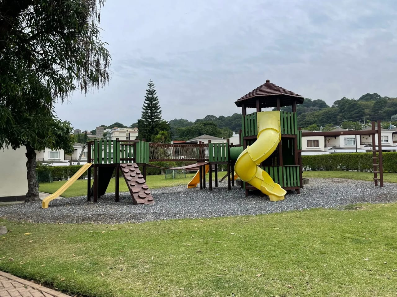 Vendo casa en Luces del Encinal zona 7 de Mixco — Casa en Venta en Zona 7 Mixco, Guatemala, Ciudad — foto 10 de 14