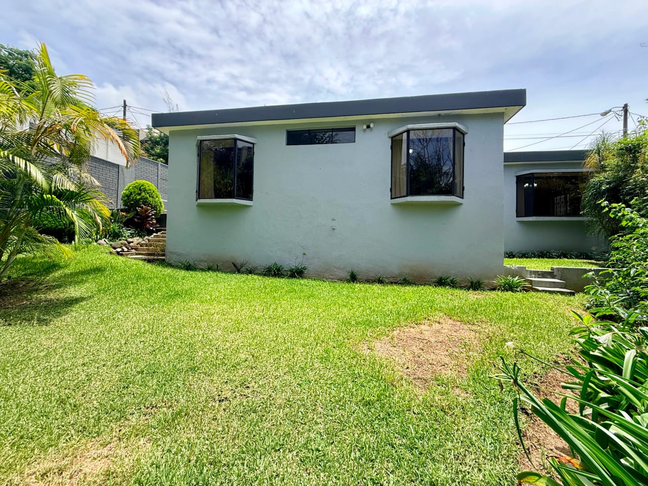 Vendo casa dentro de garita en zona 10 — Casa en Venta en Zona 10, Guatemala, Ciudad — foto 2 de 17