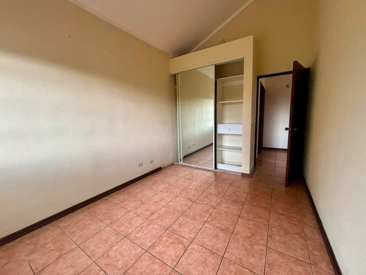 Casa en alquiler condominio Santa Anita 2 Carretera Salvador — Casa en Alquiler en Carretera a El Salvador, Guatemala, Ciudad — foto 6 de 17