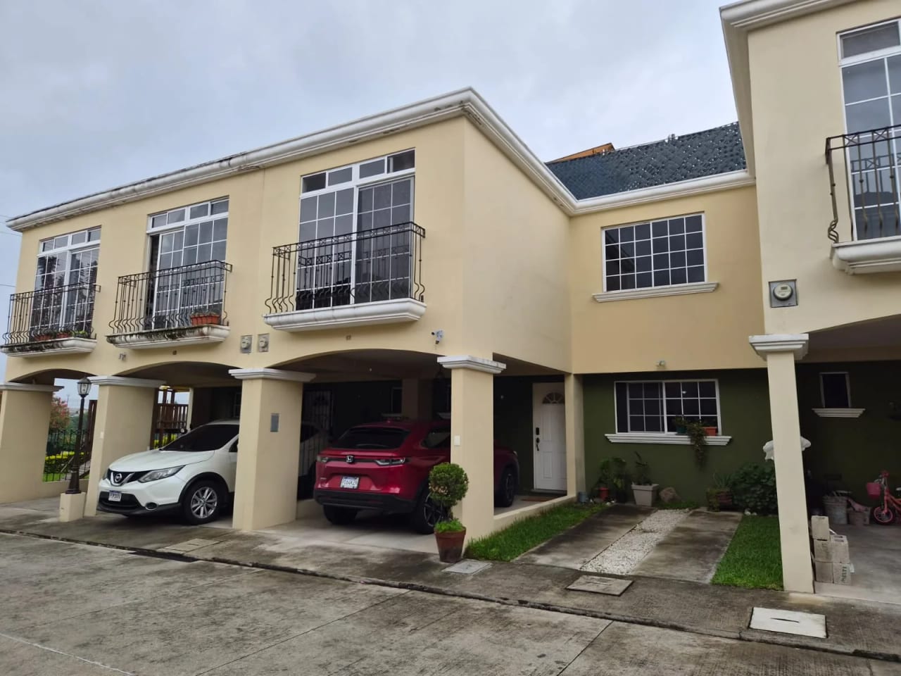 Casa en venta condominio Vistas de la Paz zona 5 — Casa en Venta en Zona 5, Guatemala, Ciudad — foto 1 de 17