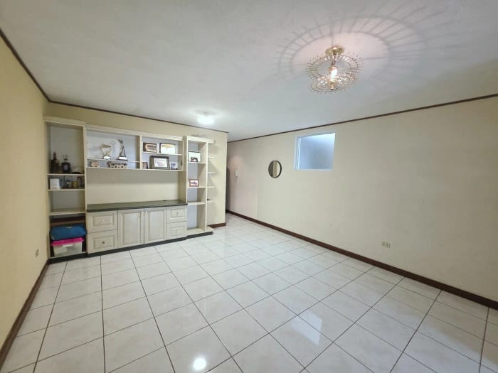 Casa en Venta en Loma Real San Cristobal — Casa en Venta en Zona 8 Mixco, Guatemala, Ciudad — foto 6 de 7