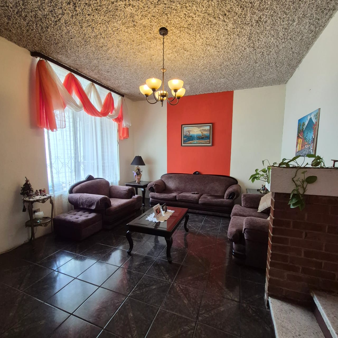 Casa en venta en Bosques de San Nicolás zona 4 Mixco — Casa en Venta en Zona 4 Mixco, Guatemala, Ciudad — foto 1 de 13
