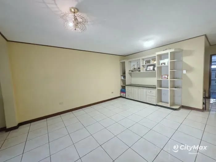 Casa en Venta en Loma Real San Cristobal — Casa en Venta en Zona 8 Mixco, Guatemala, Ciudad — foto 1 de 7