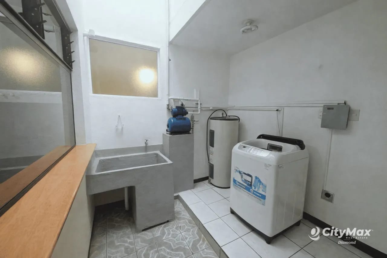 Casa en Venta en Loma Real San Cristobal — Casa en Venta en Zona 8 Mixco, Guatemala, Ciudad — foto 2 de 7