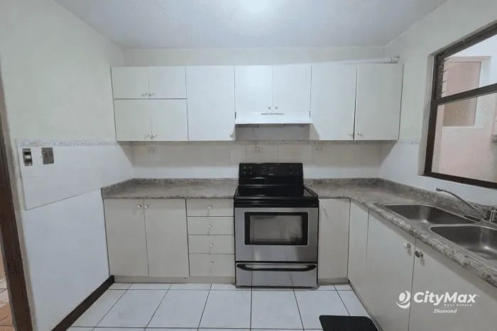 Casa en Venta en Loma Real San Cristobal — Casa en Venta en Zona 8 Mixco, Guatemala, Ciudad — foto 4 de 7