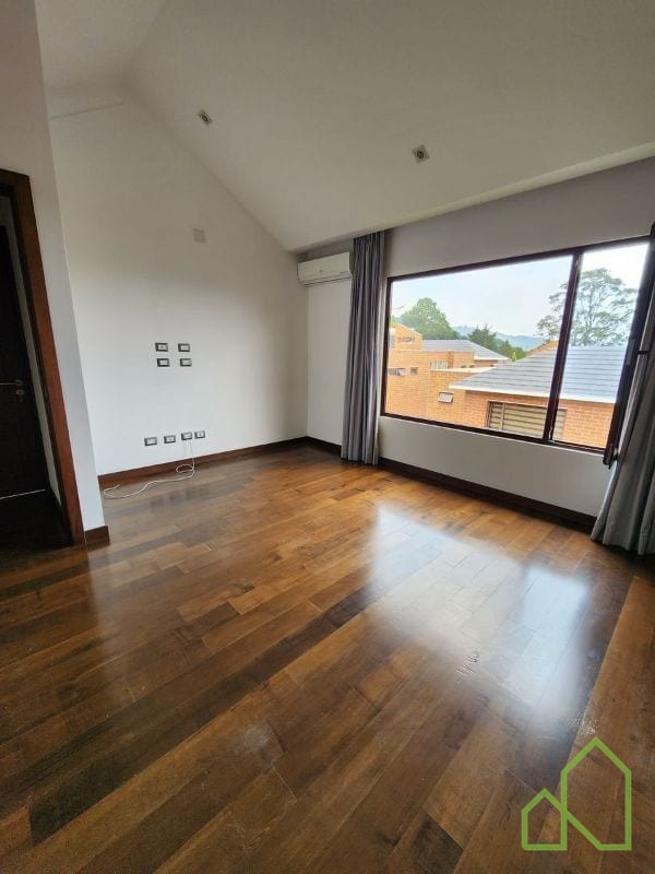 Casa en Venta a 5 minutos de Pradera zona 10 — Casa en Venta en Santa Catarina Pinula, Guatemala, Ciudad — foto 10 de 15