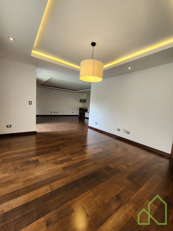 Casa en Venta a 5 minutos de Pradera zona 10 - 15