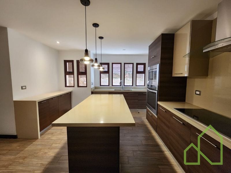 Casa en Venta a 5 minutos de Pradera zona 10 — Casa en Venta en Santa Catarina Pinula, Guatemala, Ciudad — foto 3 de 15