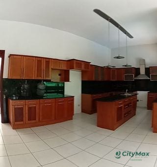 Casa Residencial en Venta en Zona 16 Kanajuyú II — Casa en Venta en Zona 16, Guatemala, Ciudad — miniatura 13 de 16