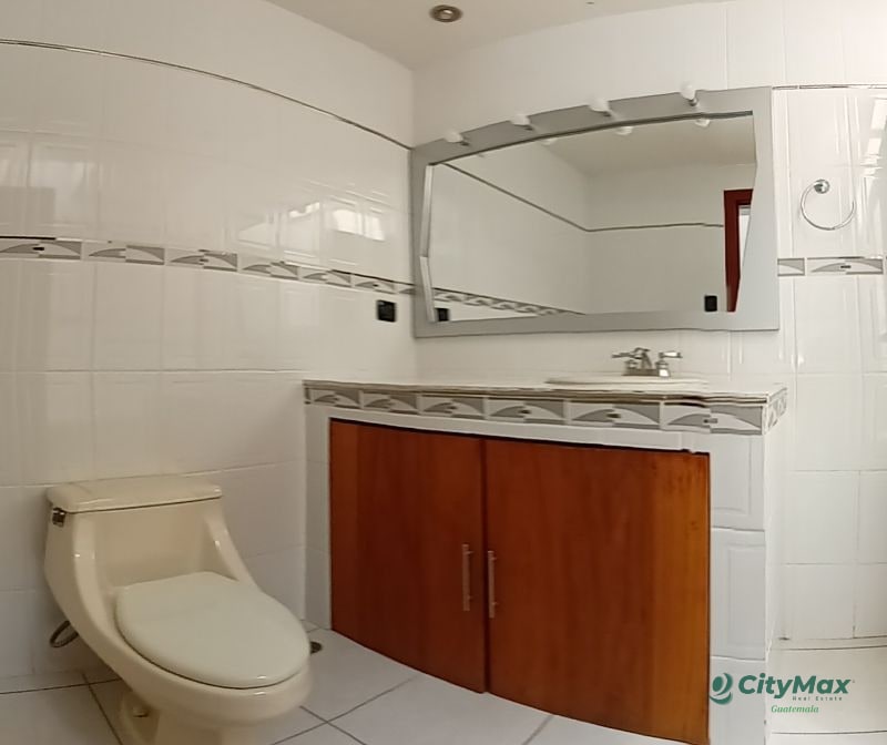 Casa Residencial en Venta en Zona 16 Kanajuyú II - 9