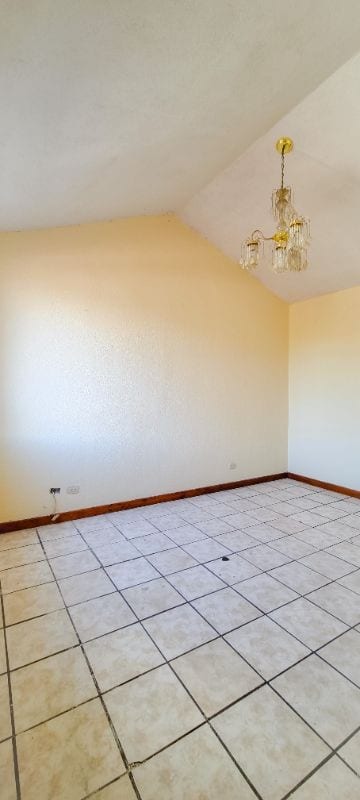 Amplia casa en renta zona 13 — Casa en Alquiler en Aurora II, Zona 13, Guatemala, Ciudad — foto 4 de 7
