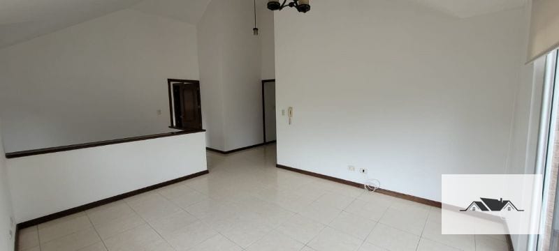 EN RENTA CASA ZONA 14  325 mts2 — Casa en Alquiler en La Cañada, Zona 14, Guatemala, Ciudad — foto 3 de 17