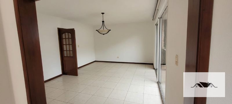 EN RENTA CASA ZONA 14 LA CAÑADA 325 mts2 — Casa en Alquiler en La Cañada, Zona 14, Guatemala, Ciudad — foto 16 de 17