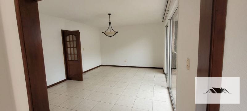 EN RENTA CASA ZONA 14 325 mts2 — Casa en Alquiler en La Cañada, Zona 14, Guatemala, Ciudad — foto 16 de 17
