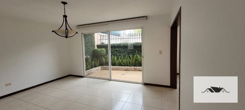 EN RENTA CASA ZONA 14  325 mts2 — Casa en Alquiler en La Cañada, Zona 14, Guatemala, Ciudad — foto 13 de 17