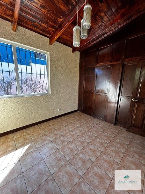 VENTA DE CASA DE UN NIVEL EN CARRERTERA A EL SALVADOR , LOMAS DE SAN RAFAEL — Casa en Venta en Lomas de San Rafael, Carretera a El Salvador, Guatemala, Ciudad — foto 3 de 15