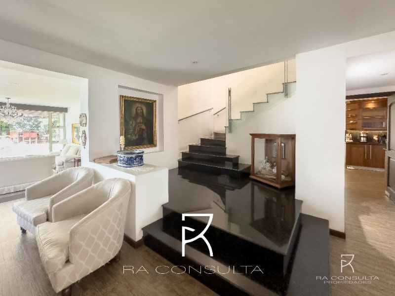 Espectacular Casa en zona 15 - 5