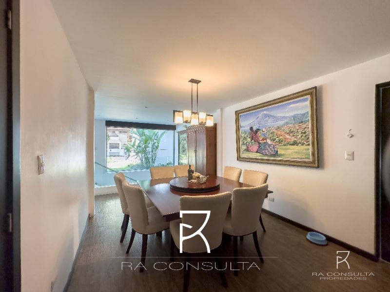 Espectacular Casa en zona 15 - 3