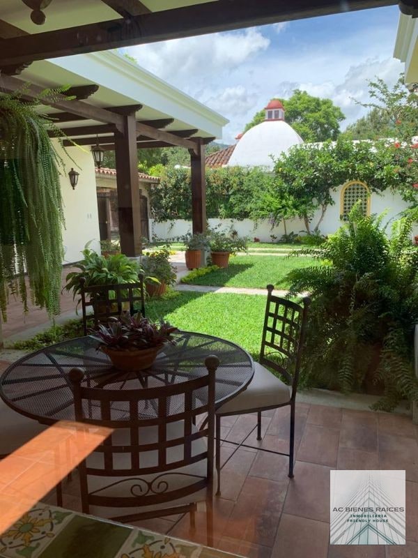 Casa renta amueblada Cond. Villas de Santa Catarina Bobadilla Antigua Guatemala - 1