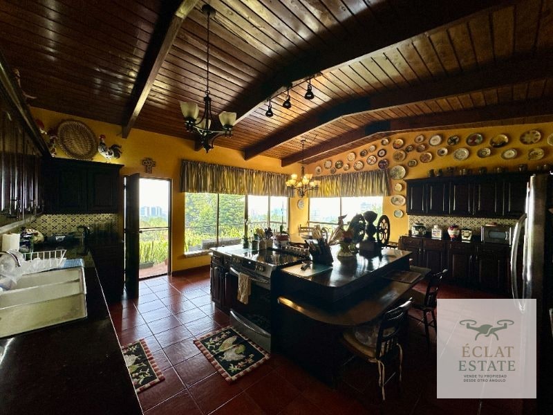 Excepcional Casa Residencial En Renta En San Rafael 1, Km 9 CAES: Grandiosidad y Elegancia en 1,025 m² - 3