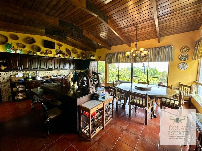 Excepcional Casa Residencial En Renta En San Rafael 1, Km 9 CAES: Grandiosidad y Elegancia en 1,025 m² - 2