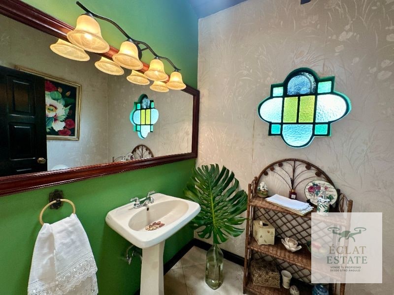 Excepcional Casa Residencial En Renta En San Rafael 1, Km 9 CAES: Grandiosidad y Elegancia en 1,025 m² - 6
