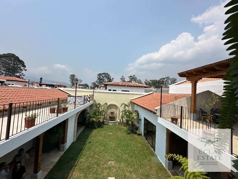 Casa en Venta en Los Franciscanos, Antigua Guatemala: Lujo y Confort - 16