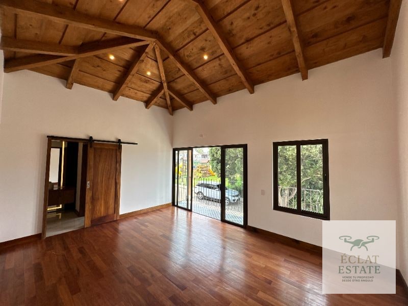 Casa en Venta en Los Franciscanos, Antigua Guatemala: Lujo y Confort - 11