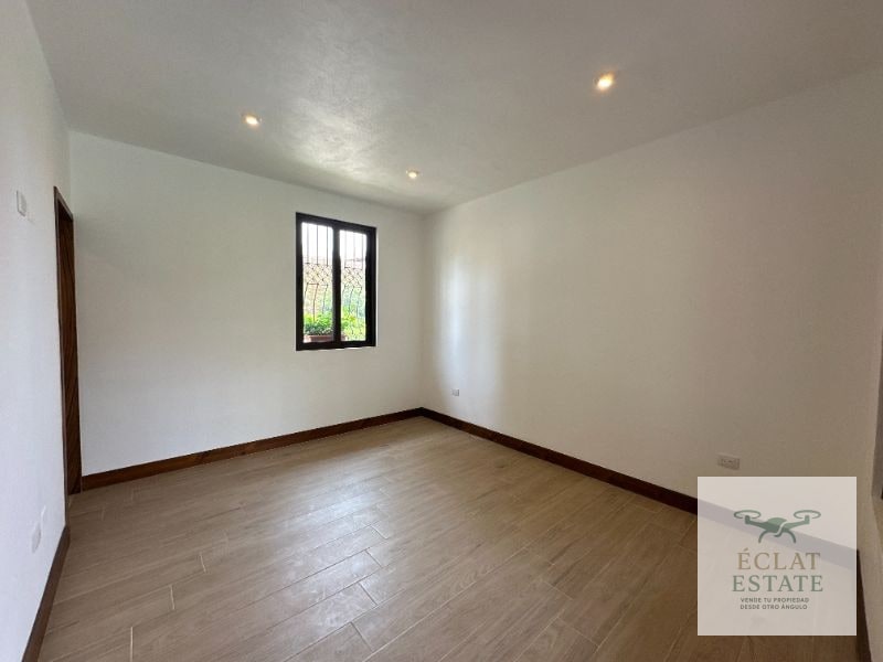 Casa en Venta en Los Franciscanos, Antigua Guatemala: Lujo y Confort - 17