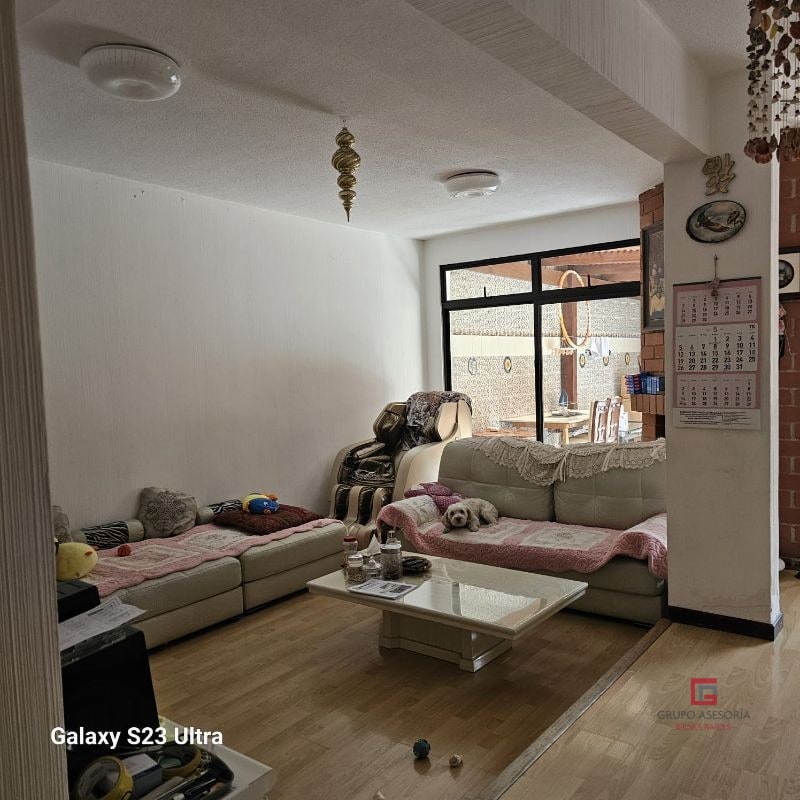 Moderna casa en venta en Jardines de Las Dalias zona 3, Mixco - 16