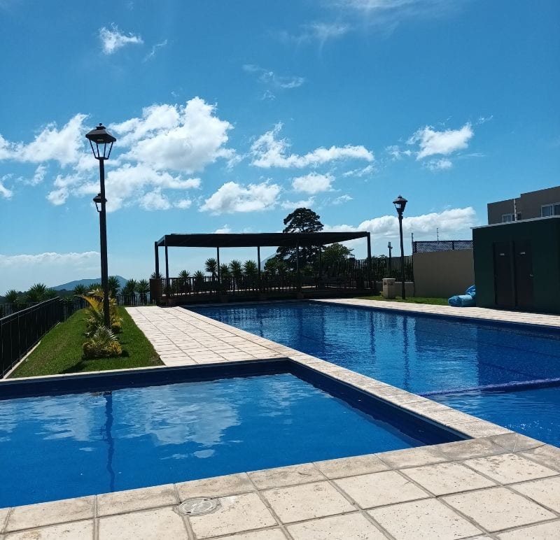 CASA EN VENTA CUMBRES DE LA ARBOLEDA  KM 21.5 CAES — Casa en Venta en Cumbres de La Arboleda, Carretera a El Salvador, Guatemala, Ciudad — foto 2 de 13
